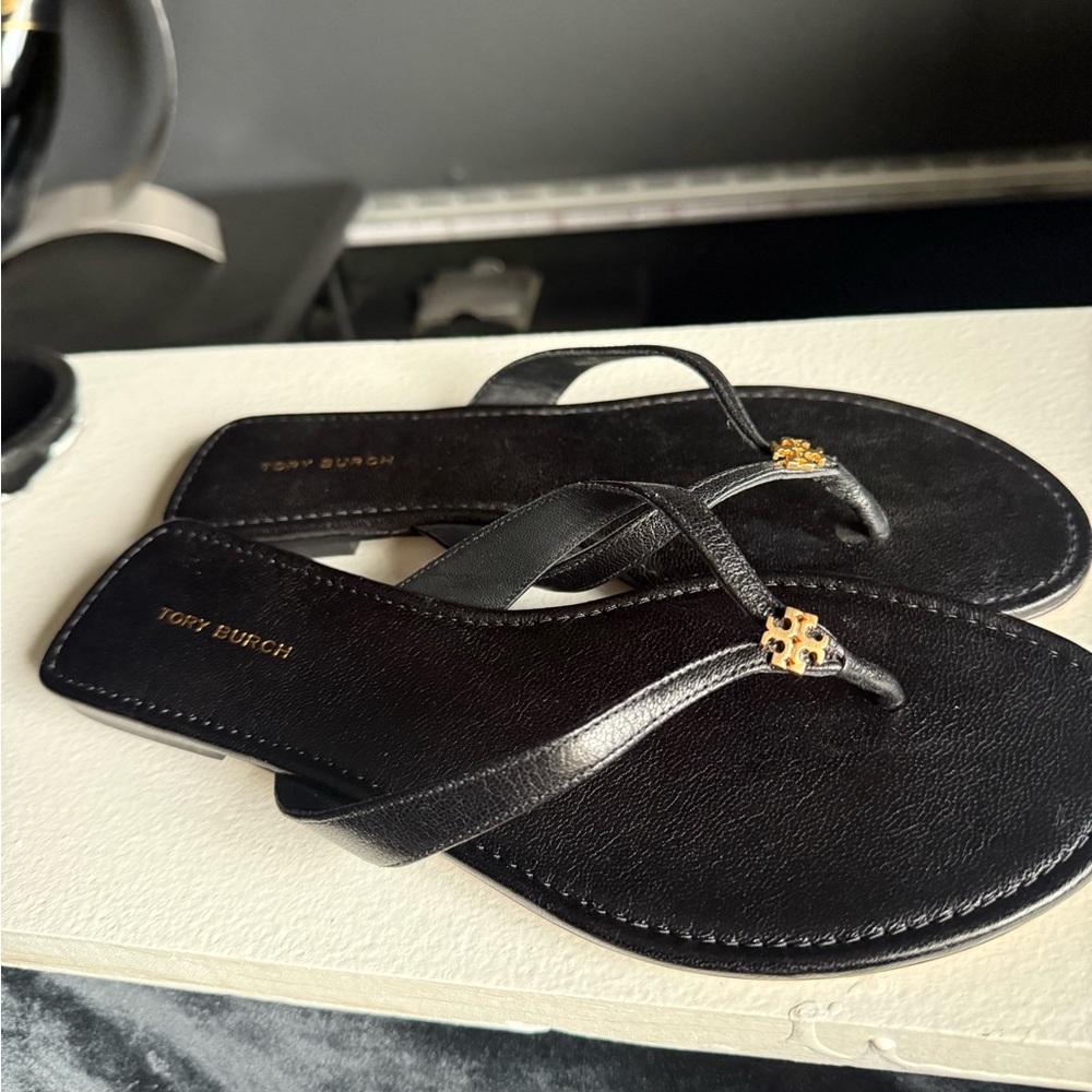 Tory Burch Black Leather Flip Flops W/Size 8